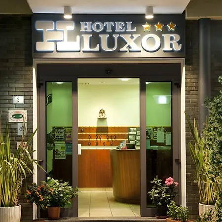 Hotell Luxor 3*